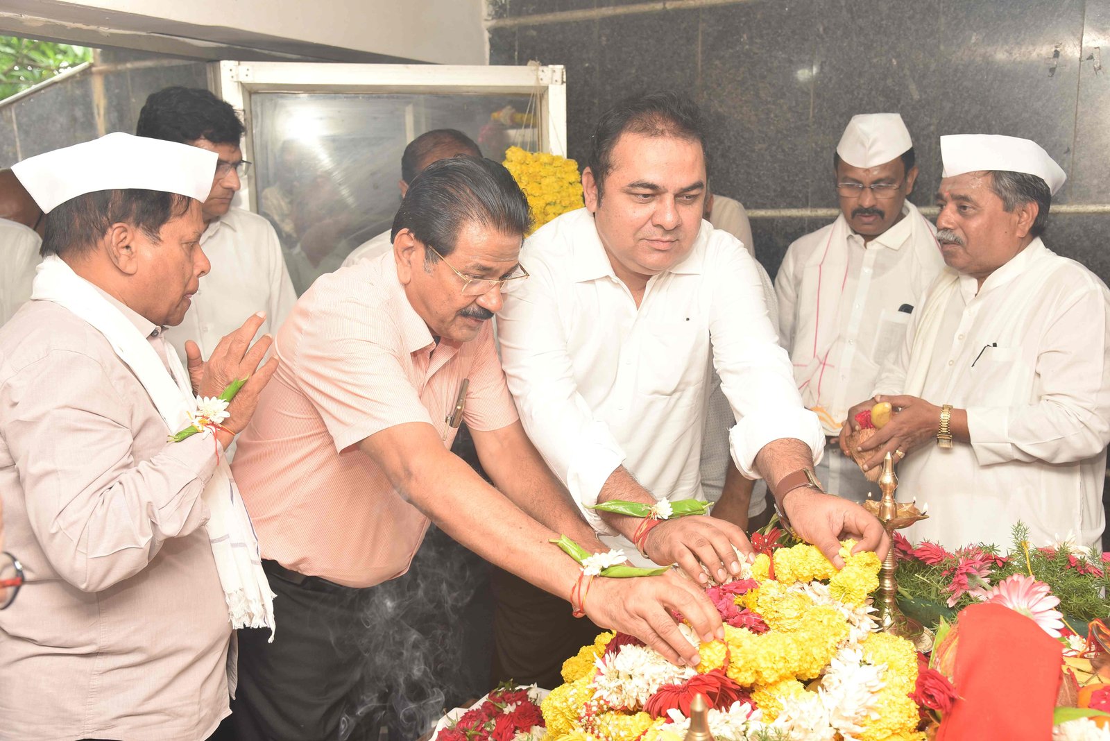 Birthday Celebrations of the Visionary Leader, Philanthropist & Founder President of HKE Society, Late Shri. Mahadevappa Rampure.